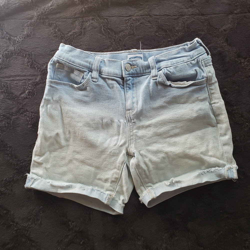 Light wash adjustable denim shorts